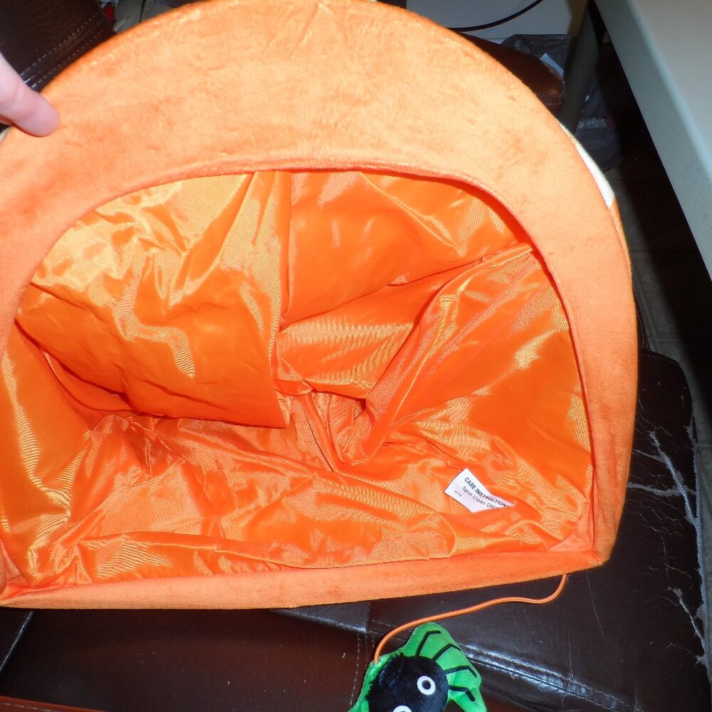 CatStages Pupkin Kitty Hut Cat Collapsible House -